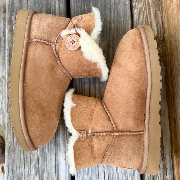 UGG Mini Bailey Button II - Chestnut - Size 8 - Picture 3 of 9